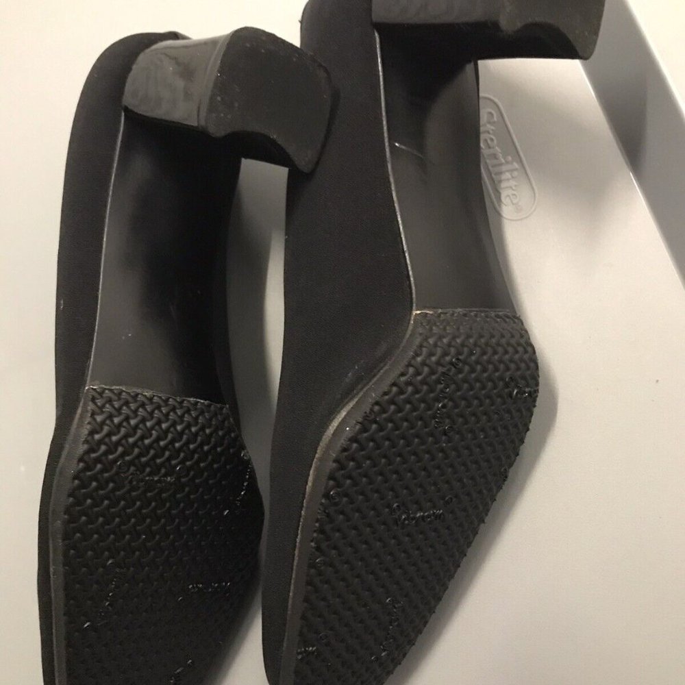 Stuart Weitzman Black Fabric Round Toe Heels - Si… - image 5